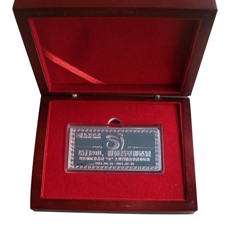 企業(yè)在進(jìn)行商務(wù)禮品定制時(shí)，需要考慮哪些因素